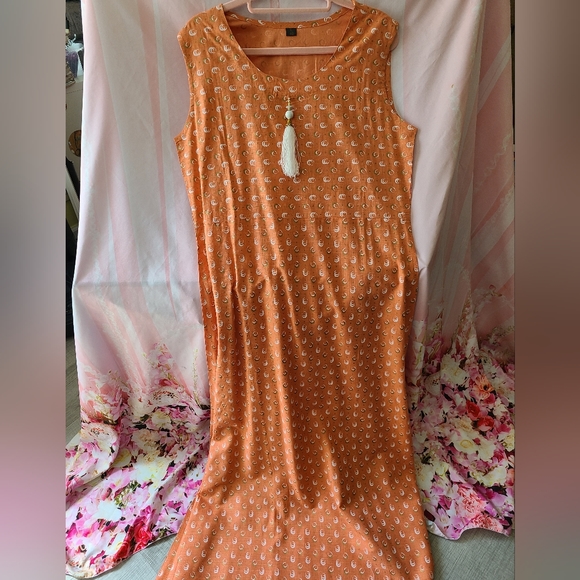 8️⃣1️⃣New boutique dress with sequins sleevelesz vest - Picture 3 of 7